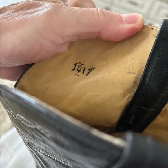 Dan Post. Size 11 western boots. These boots are in great‎ condition.