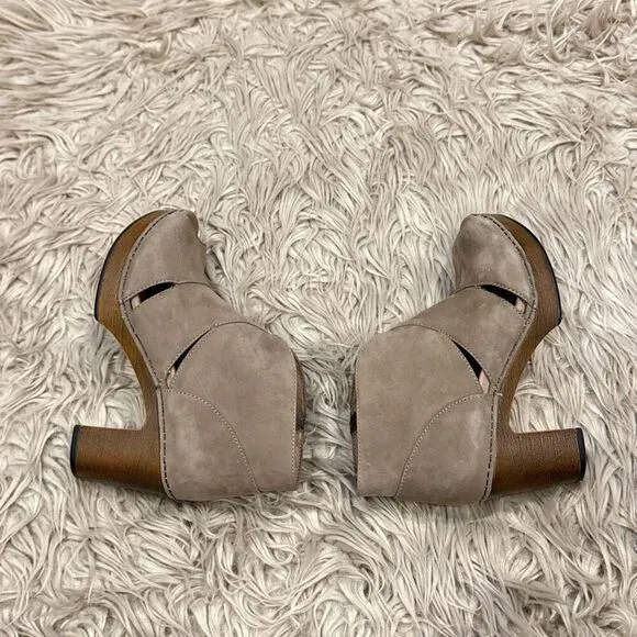 Dansko leather peep toe heeled booties size 37 (6.5-7)