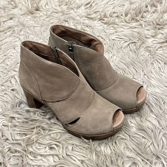 Dansko leather peep toe heeled booties size 37 (6.5-7)
