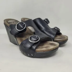 Dansko Sandals Womens EU41 US10.5 Black Leather Fern Wedge Sandals Buckles Studs