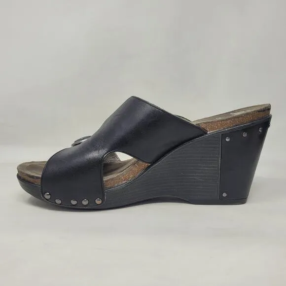 Dansko Sandals Womens EU41 US10.5 Black Leather Fern Wedge Sandals Buckles Studs
