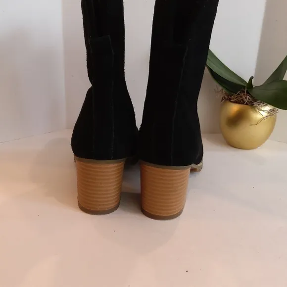 Daphne  black suede leather boots block heel