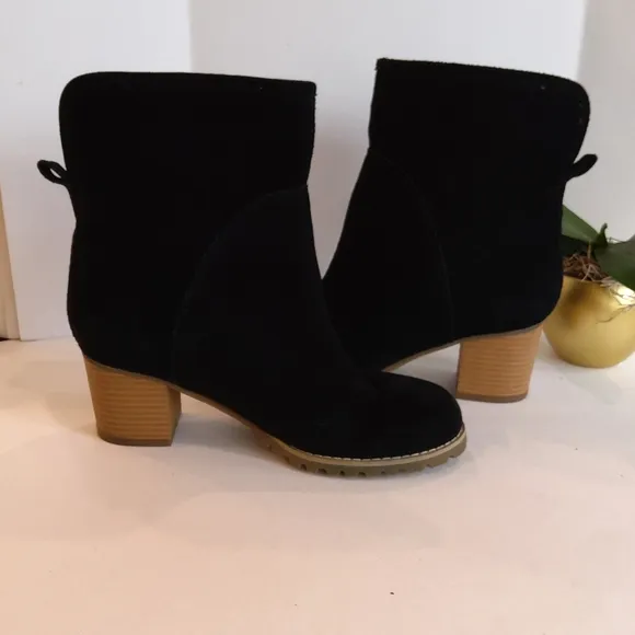 Daphne  black suede leather boots block heel