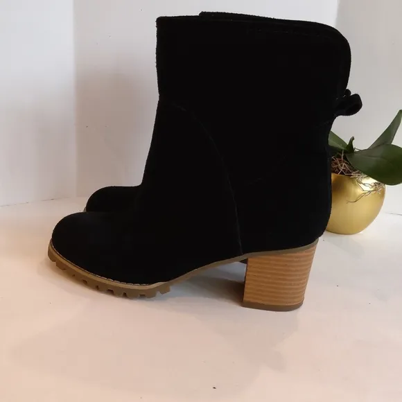 Daphne  black suede leather boots block heel