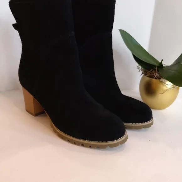 Daphne  black suede leather boots block heel