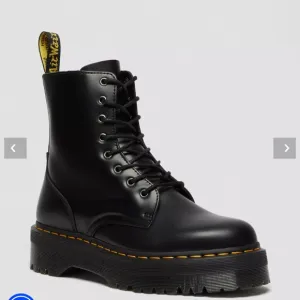 De. Martens platform boots