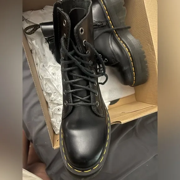 De. Martens platform boots