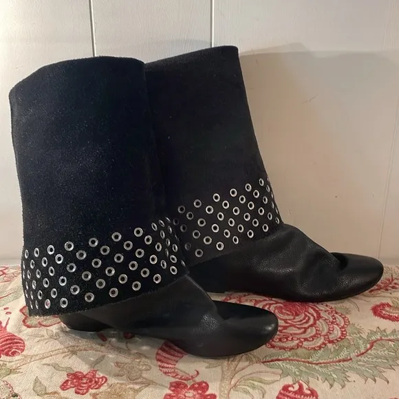 Delman Black Pebbled Leather Silver Grommets Suede Over The Knee Low Heel Boots