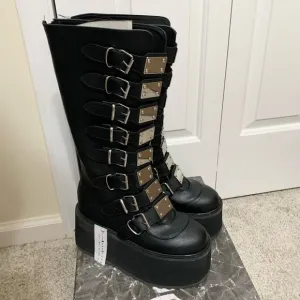 Demonia 318 Damned Destiny Tall Platform Boots - 8 - NEW
