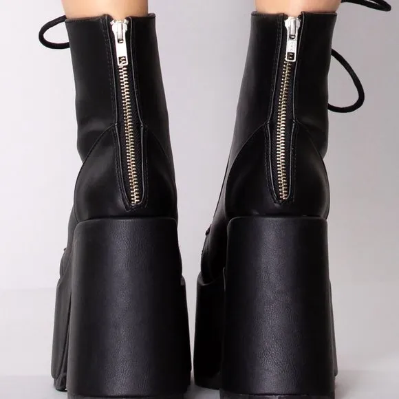 Demonia Camel 203 Here for Trouble Platform Boots