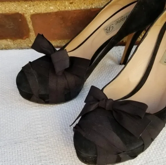 Diane B. ‎ Black stiletto heels  39.5/9