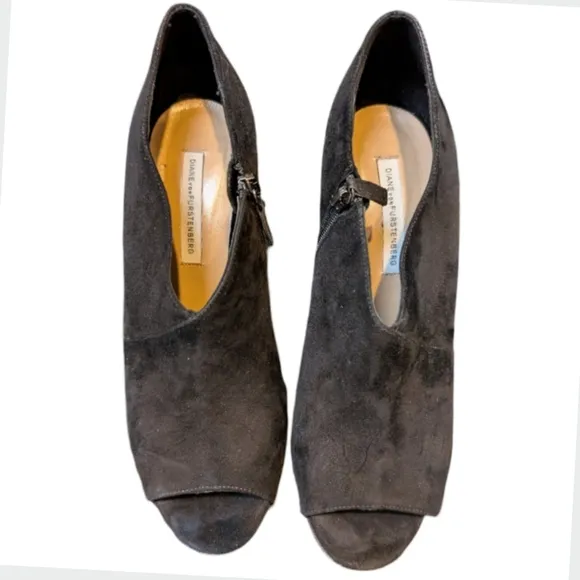 Diane von Furstenberg Violet Peep Toe Ankle Booties | Suede Heels Size 8.5