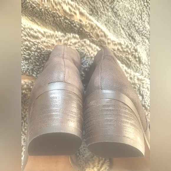 DIBA TRUE MOON RIVER 100% Leather Ankle Boots-Taupe Brown -Size 9(2 Inch Heel)