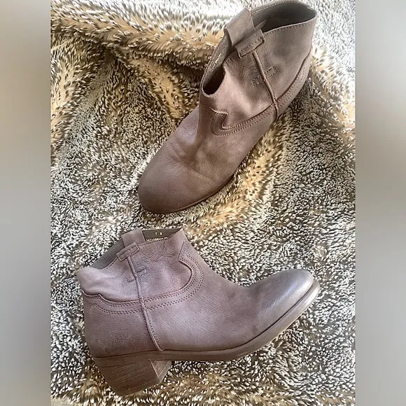 DIBA TRUE MOON RIVER 100% Leather Ankle Boots-Taupe Brown -Size 9(2 Inch Heel)