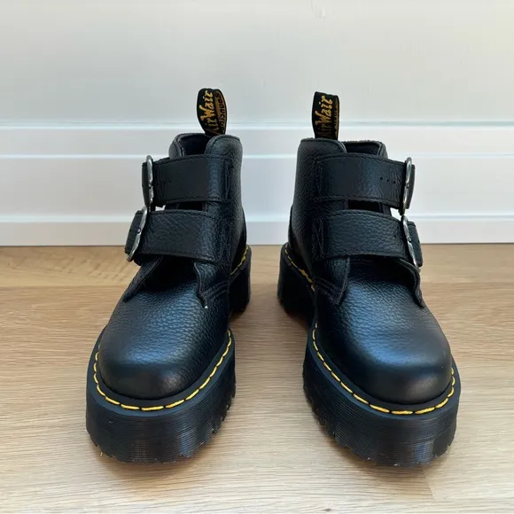 Doc Marten Devon Heart Platform Black Leather Boots Women’s US Size 5