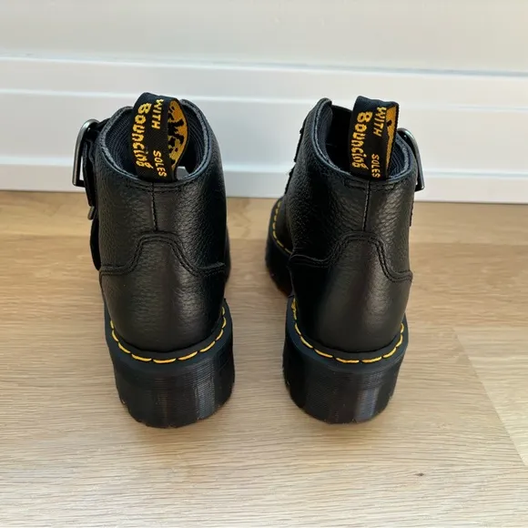 Doc Marten Devon Heart Platform Black Leather Boots Women’s US Size 5
