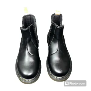 Doc Martens 2976 vegan smooth leather platform Chelsea boots