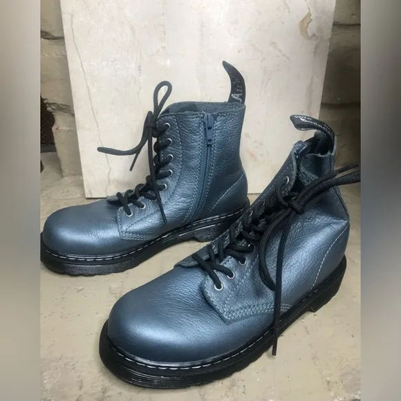 Doc Martens Pascal Metallic kids combat boots size 3 lace up air wair round toe