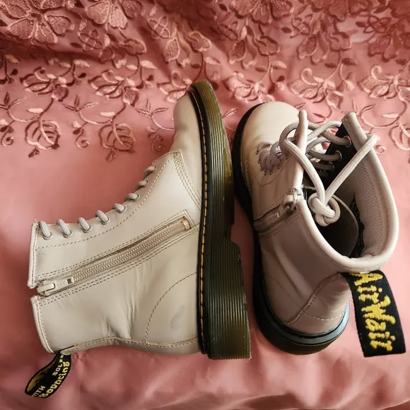 Doc Martens Taupe Junior Combat Boots Youth Size 3 Cream Beige