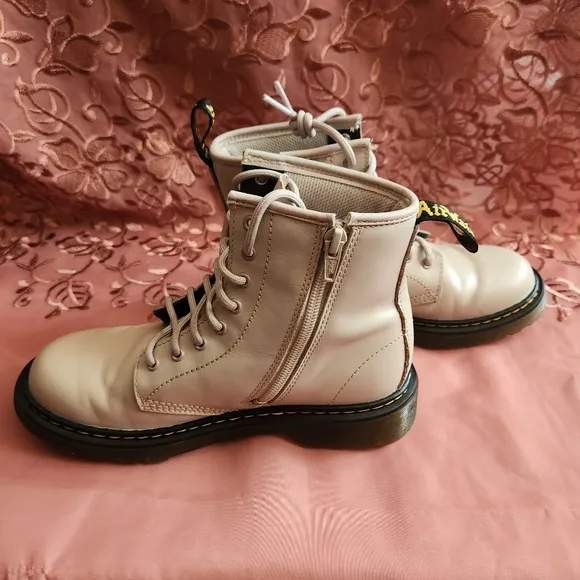 Doc Martens Taupe Junior Combat Boots Youth Size 3 Cream Beige