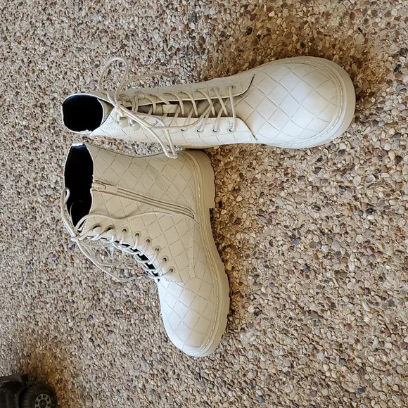 Dockers by Gerli Lace-Up Ankle Boots in Sand, Size 9.5, NWT