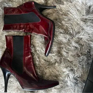 Dolce Gabbana Anguilla pointy heels stiletto booties stretch boots ankle shoes