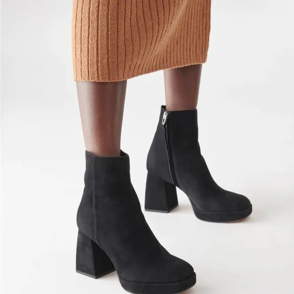 DOLCE VITA BLACK SUEDE ULYSES PLATFORM BOOTS 10 NEW