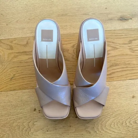 Dolce Vita - Platform Sandals in Peach Cream
