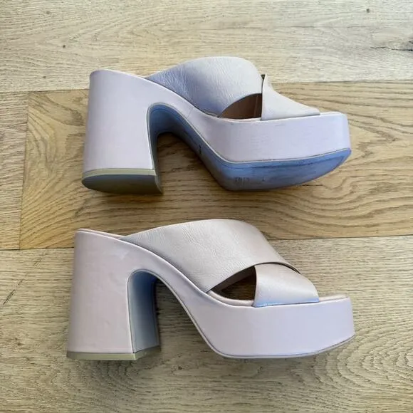 Dolce Vita - Platform Sandals in Peach Cream