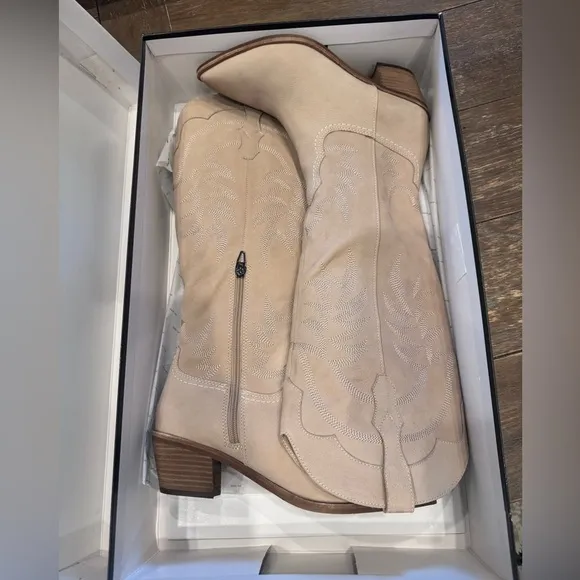 Dolce Vita Shiren in Sand Nubuck