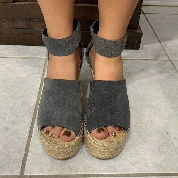 Dolce Vita Straw Platform Sandals