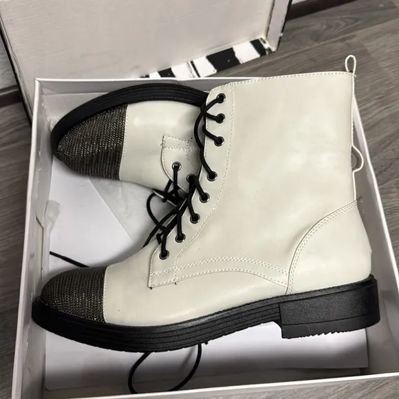 Dolce Vita XYLA White Womens Metal Toe Low Heel Combat Boots