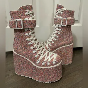 Dolls Kill / Club Exx | Sugar Coated Traitor Boots