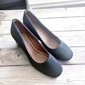 Donald J. Pliner Corin Block Heels Dress Shoes, Black Size 8.5 EXCELLENT!