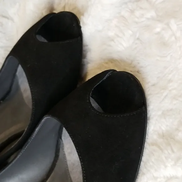 Donald J Pliner Pumps Shoes Womens Size 7.5 Black Peep Open Toe