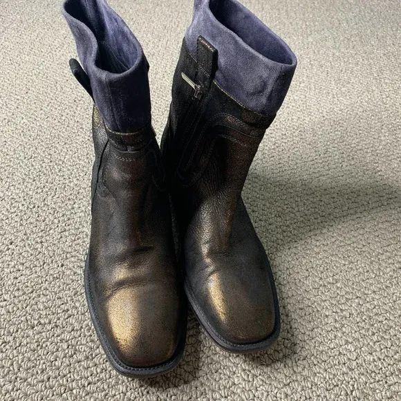 Donald J.‎ Pliner Womens Boots Size 7.5N Black/Gold Leather Ankle Booties