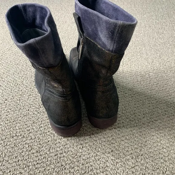 Donald J.‎ Pliner Womens Boots Size 7.5N Black/Gold Leather Ankle Booties