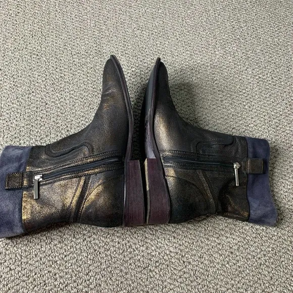 Donald J.‎ Pliner Womens Boots Size 7.5N Black/Gold Leather Ankle Booties