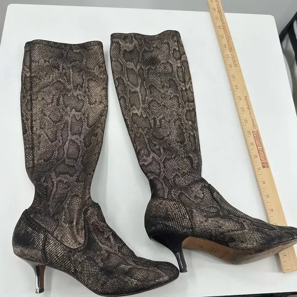 Donald Pliner Snakeskin Knee High Boots Low Kitten Heel Womens 7.5