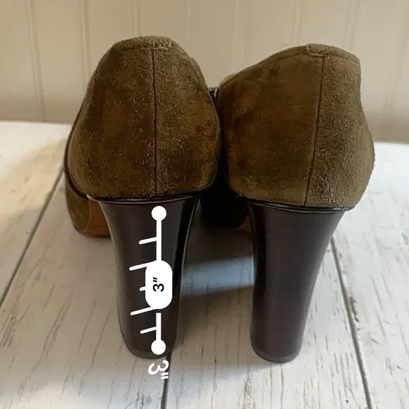 Donald Pliner Women’s Suede Booties with 3-Inch Block Heel, Size 7M