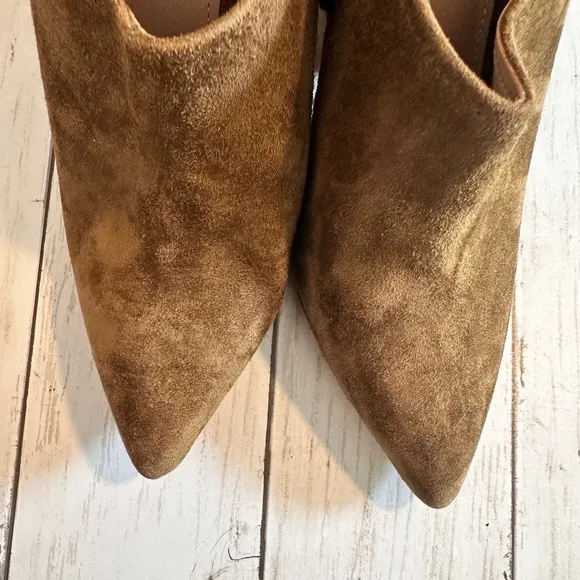 Donald Pliner Women’s Suede Booties with 3-Inch Block Heel, Size 7M