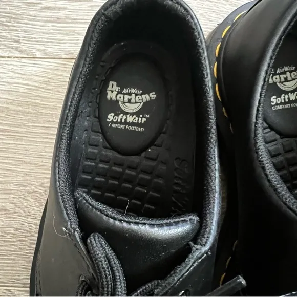 Dr. Marten's 1461 Smooth Leather Oxford Shoes in Black - Women's Size 7