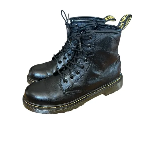 Dr. Martens Air Wair lace ups unisex children’s   Black Leather Boots size 3