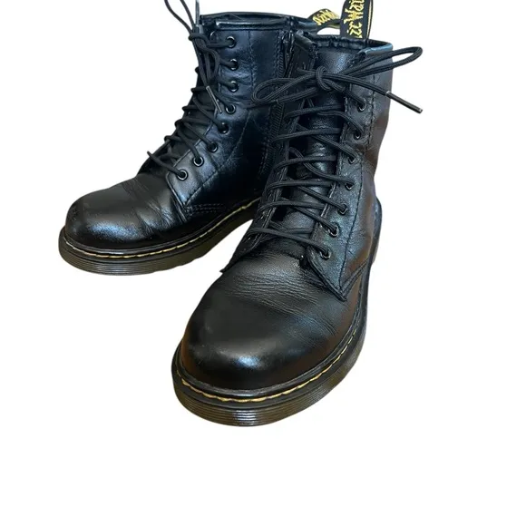Dr. Martens Air Wair lace ups unisex children’s   Black Leather Boots size 3