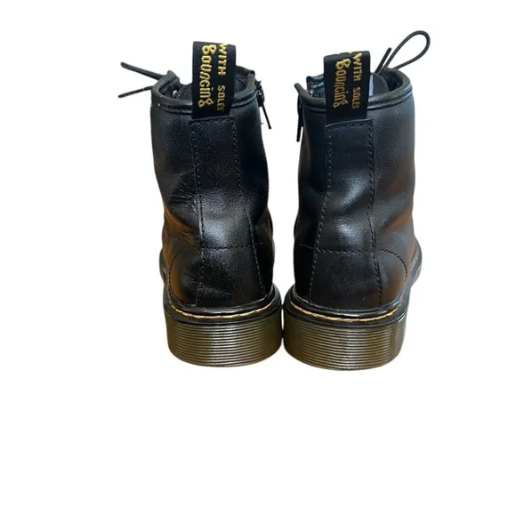 Dr. Martens Air Wair lace ups unisex children’s   Black Leather Boots size 3