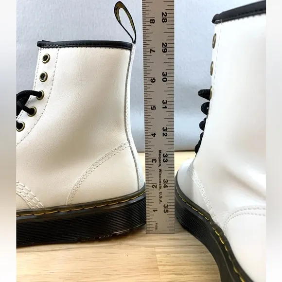Dr Martens AirWair Zavala Women’s Size 7 White Smooth Leather Doc Combat Boots