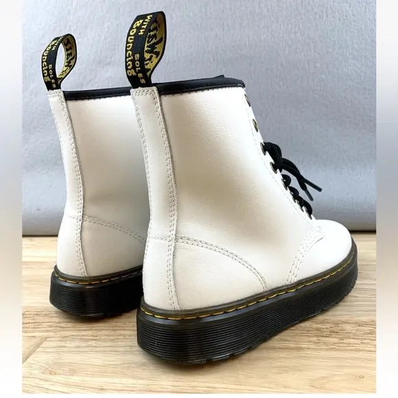 Dr Martens AirWair Zavala Women’s Size 7 White Smooth Leather Doc Combat Boots