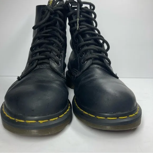 Dr Martens AW004 Pascal Boots 7 Textured Leather Lace-Up Combat Black Boots