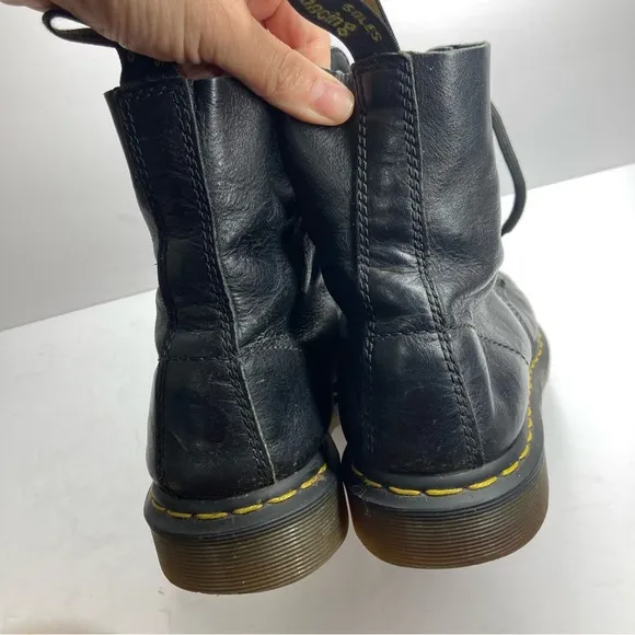 Dr Martens AW004 Pascal Boots 7 Textured Leather Lace-Up Combat Black Boots