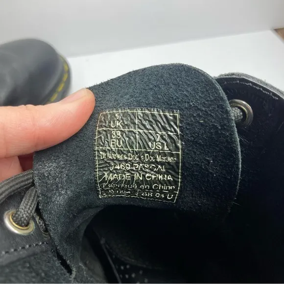 Dr Martens AW004 Pascal Boots 7 Textured Leather Lace-Up Combat Black Boots